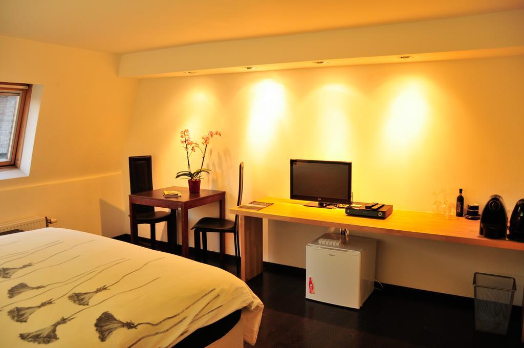 Bed and Breakfast Logies Zen Aan Zee Ostende Habitación foto